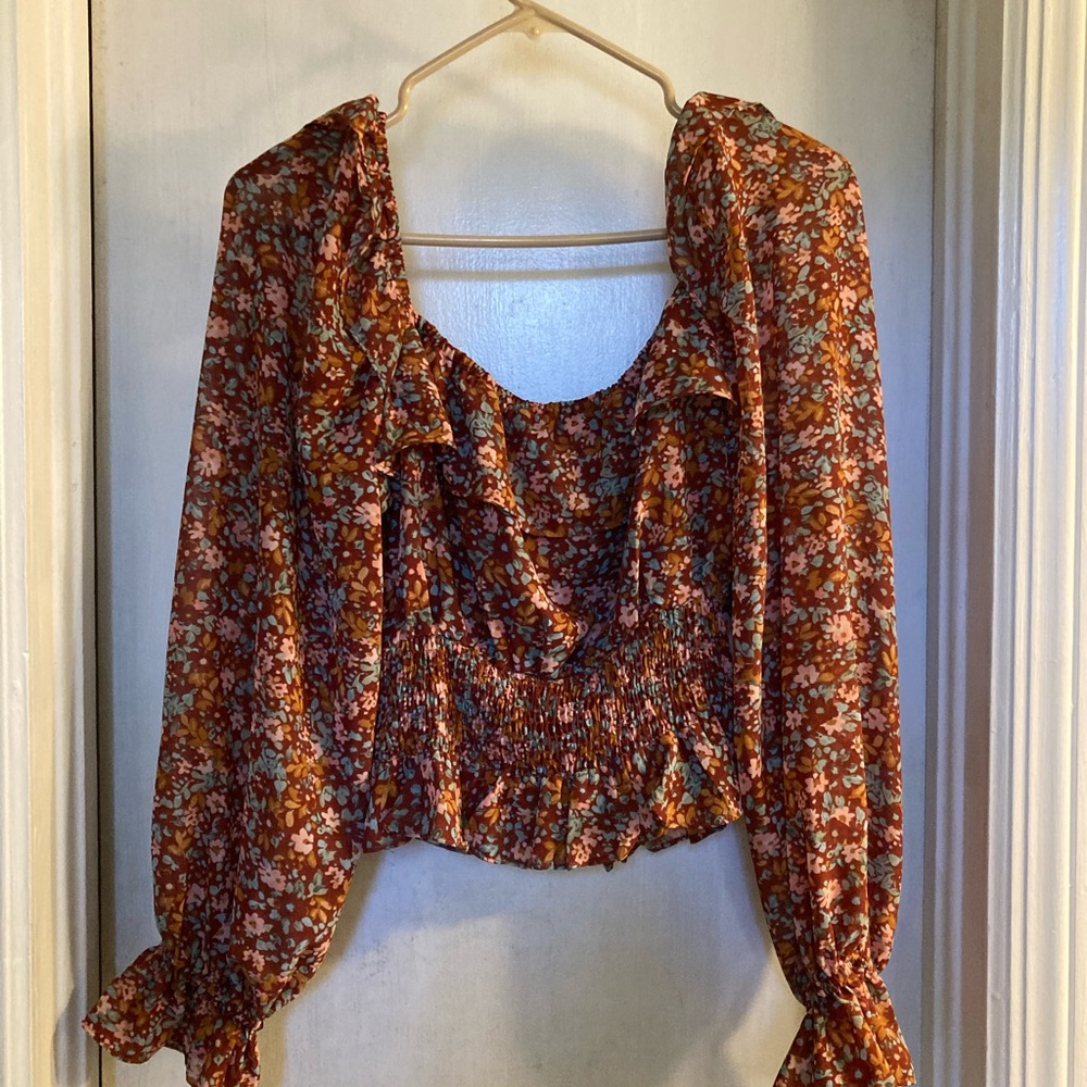 Floral Ruffle Blouse - Picture 2 of 5